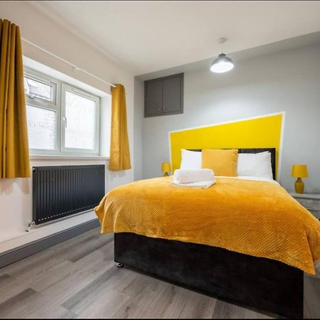 Stunning One Bedroom Apartments Near Shops & Central Κάρντιφ Εξωτερικό φωτογραφία